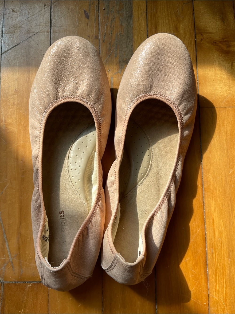 Women’s Ballet Flats Hush Puppies in Blush Pink - Comfortable elastic Slip-On